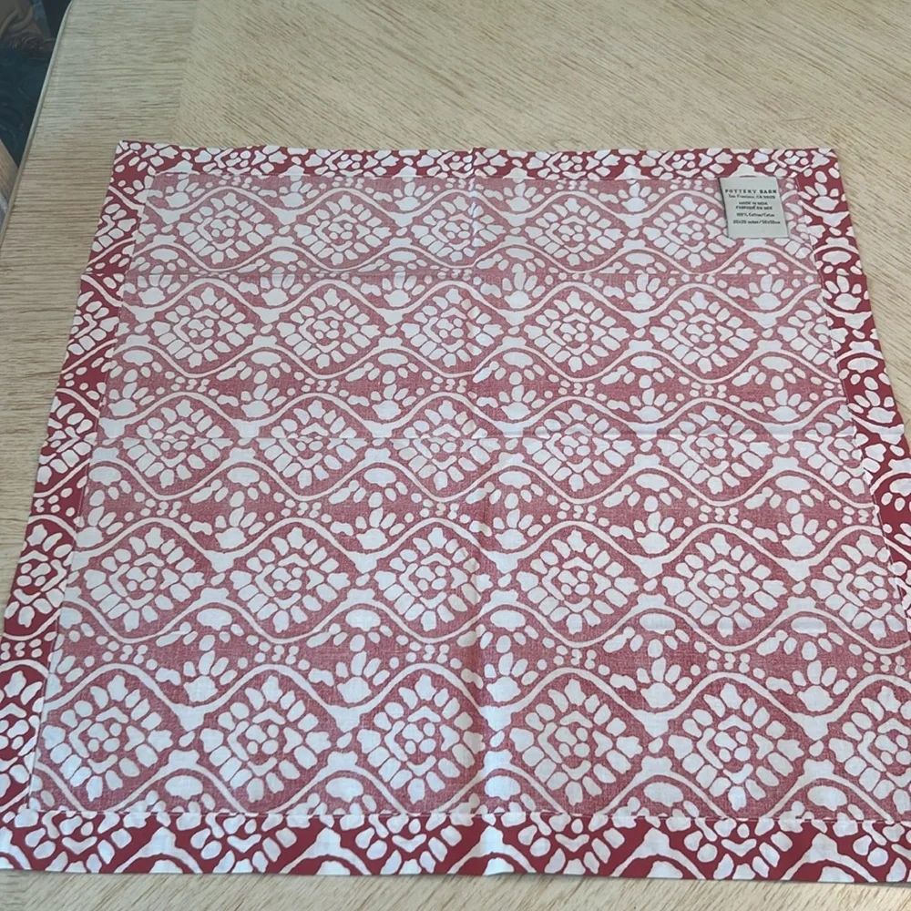 Pottery Barn Napkins (4) NWOT